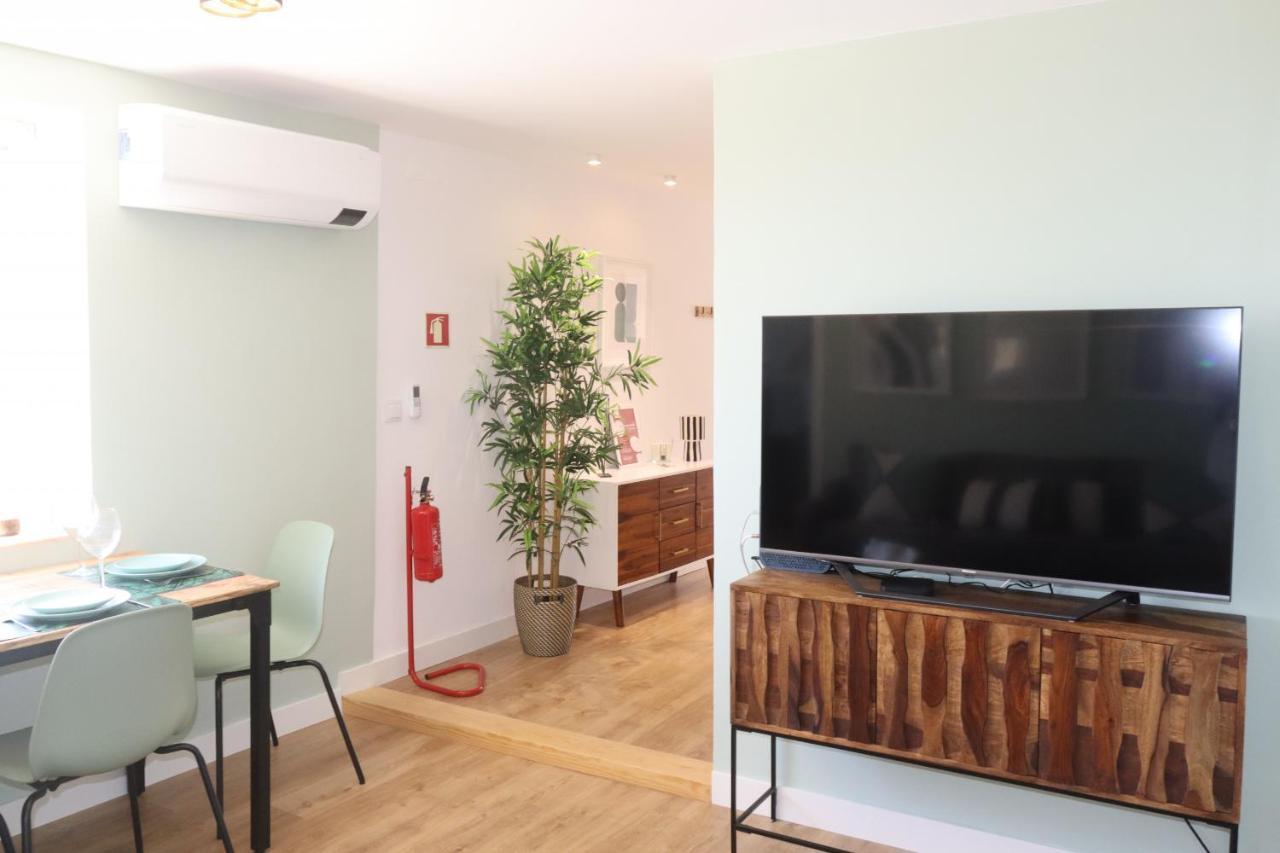 Lisbon, T2 Renewed Duplex With River View, Beato, Apartment