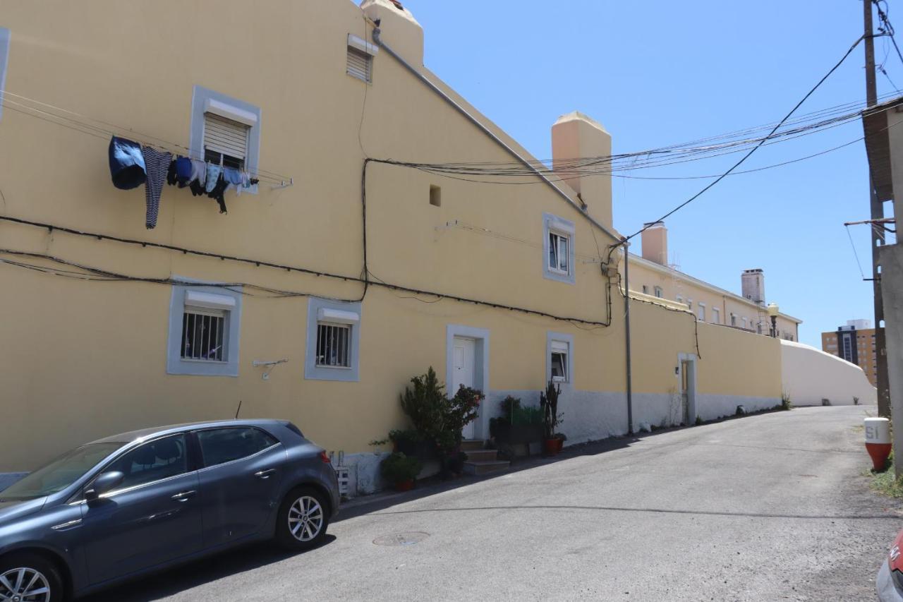 Lisbon, T2 Renewed Duplex With River View, Beato, Lissabon