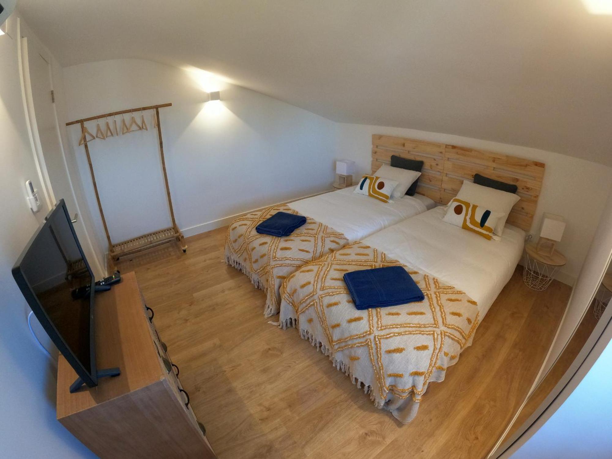 Lisbon, T2 Renewed Duplex With River View, Beato,