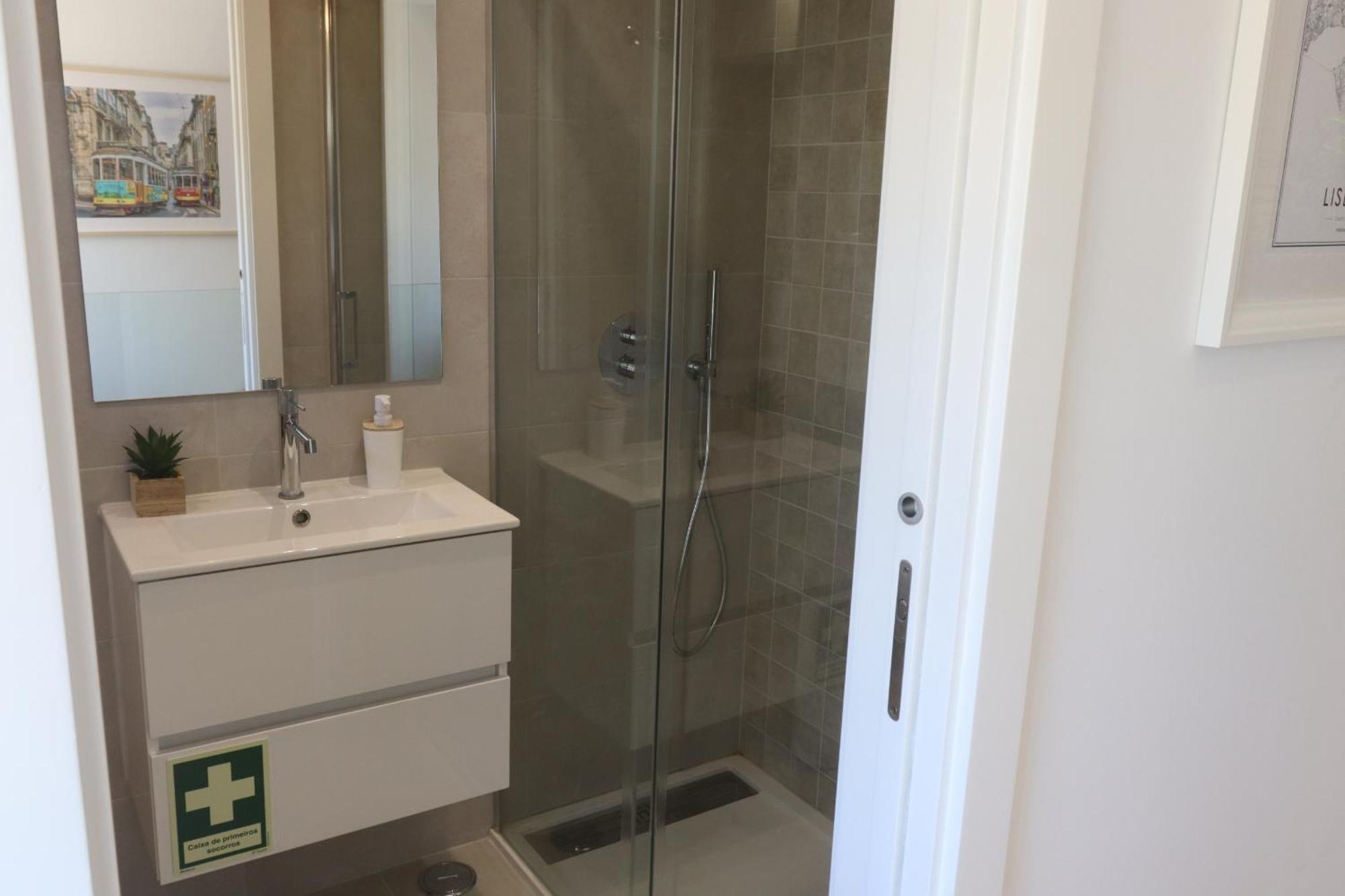 Lisbon, T2 Renewed Duplex With River View, Beato, * Lissabon