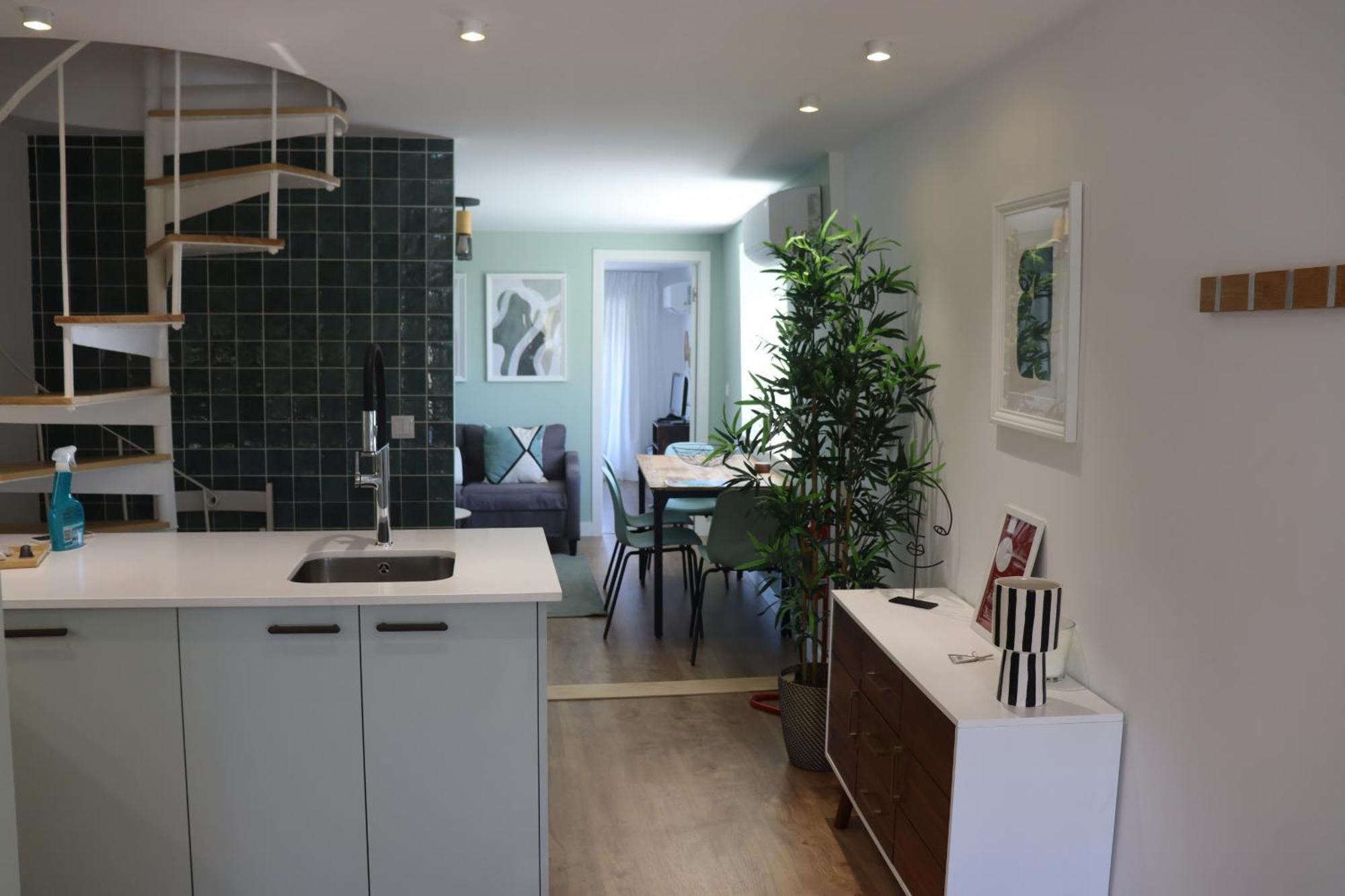 Apartment Lisbon, T2 Renewed Duplex With River View, Beato,