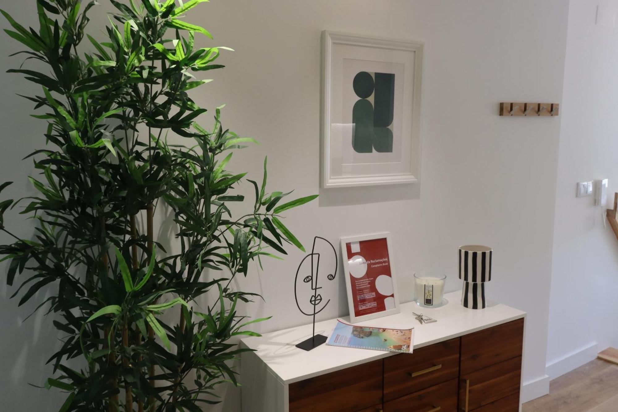 Lisbon, T2 Renewed Duplex With River View, Beato, Apartment *