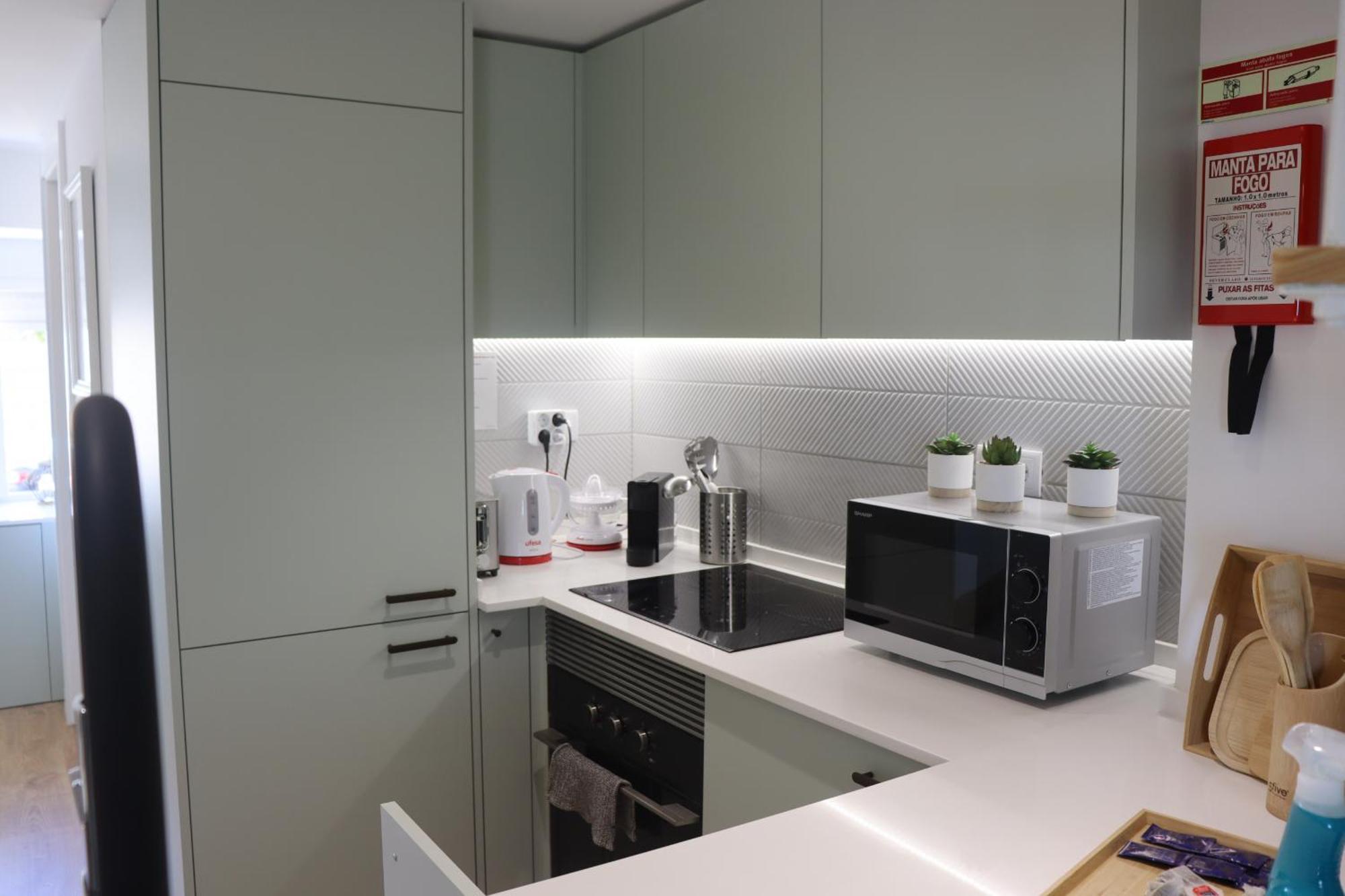 Lisbon, T2 Renewed Duplex With River View, Beato, Apartment Lissabon